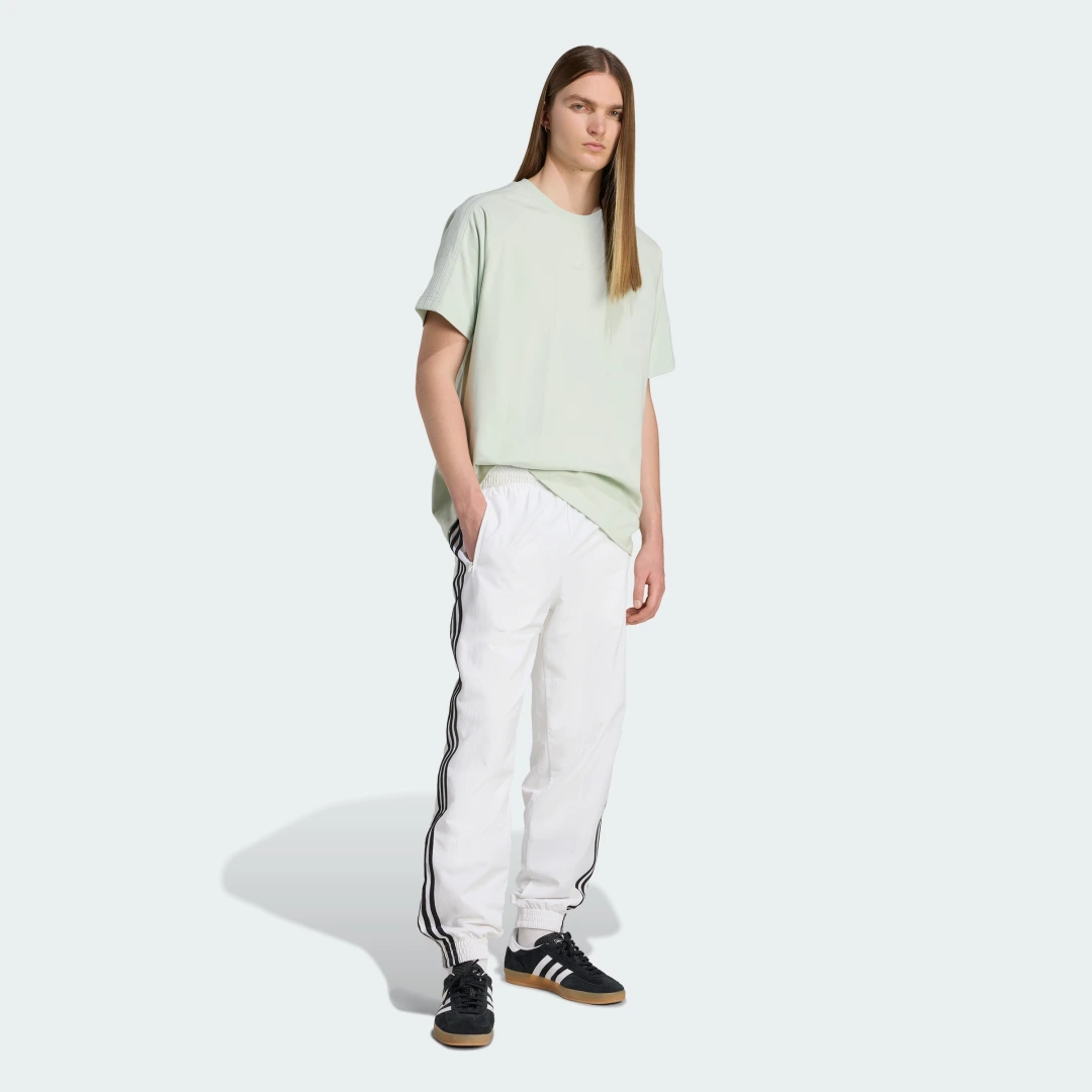 Detalle de Camiseta Premium Essentials de Adidas — Verde