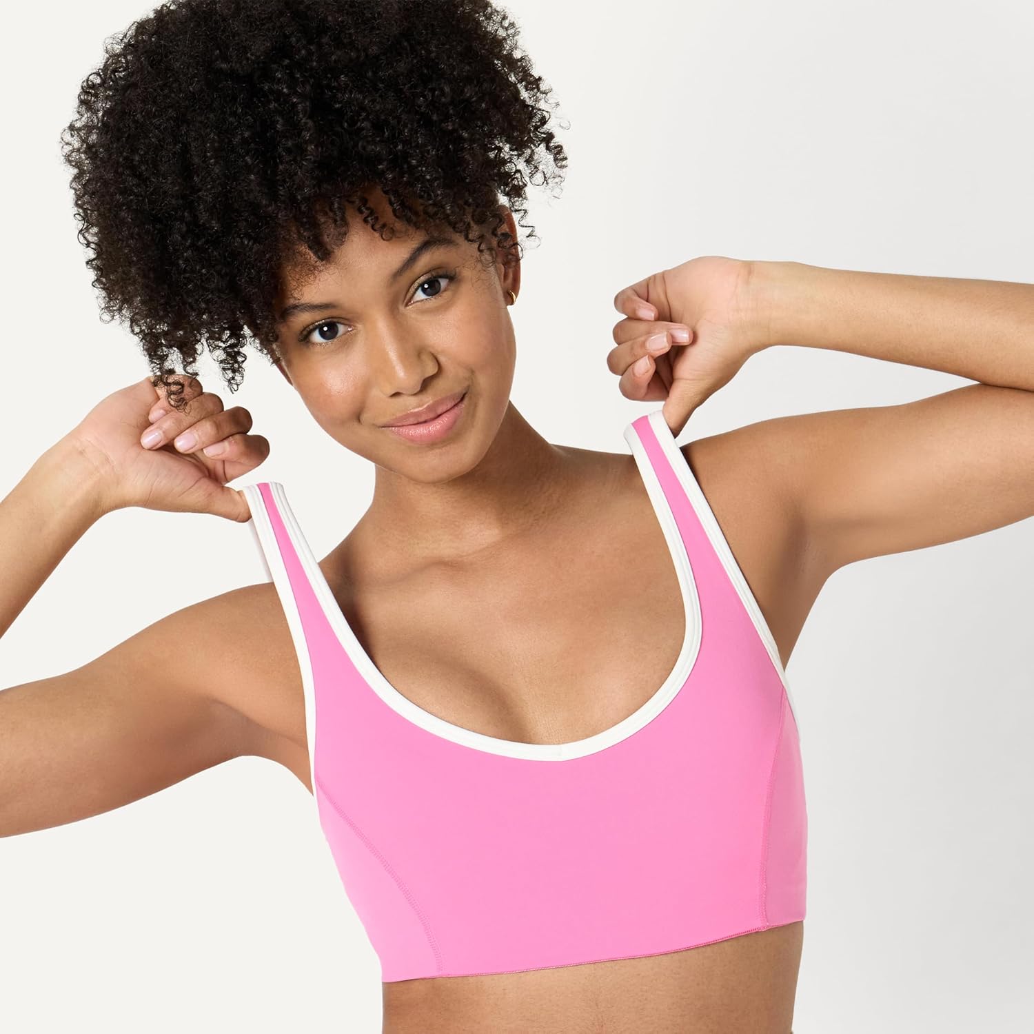 Thumbnail 3 de Amazon Essentials Women’s Active FormFlex Buttery Soft Light Support V-Neck Sports Bra with Contrast Trim