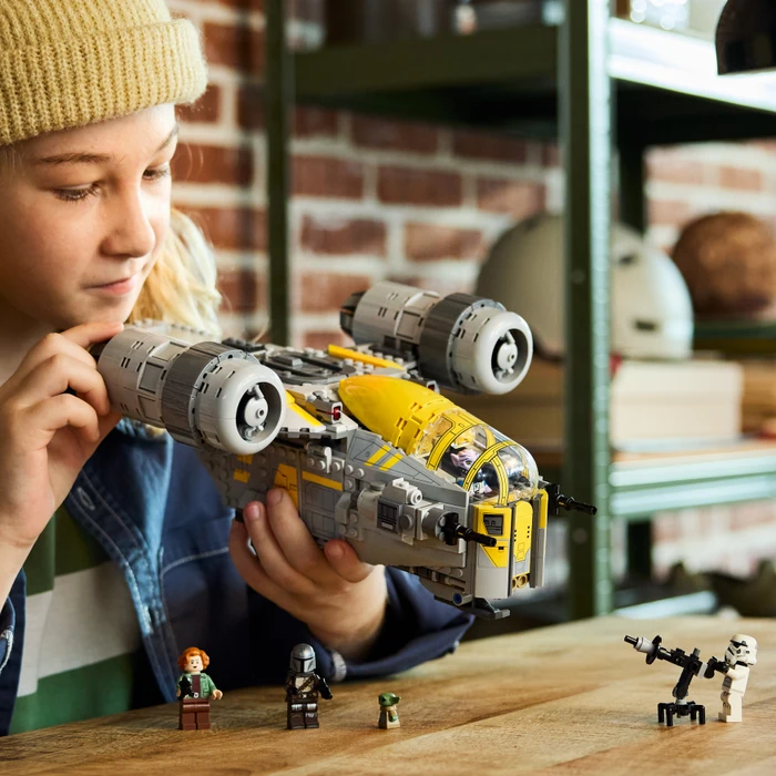 Thumbnail 5 de LEGO Star Wars Razor Crest 75447 – Raumschiff-Modell mit 930 Teilen
