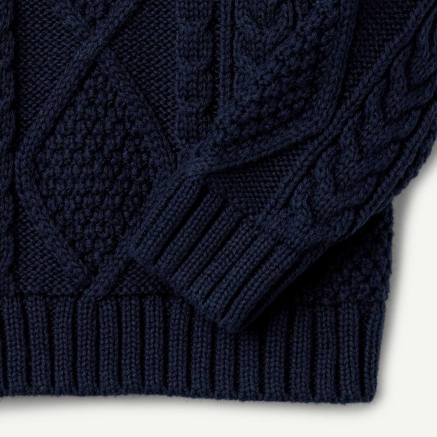 Detalle de Amazon Essentials x Sofia Grainge Babies, Toddlers and Boys' Cable Crewneck Sweater