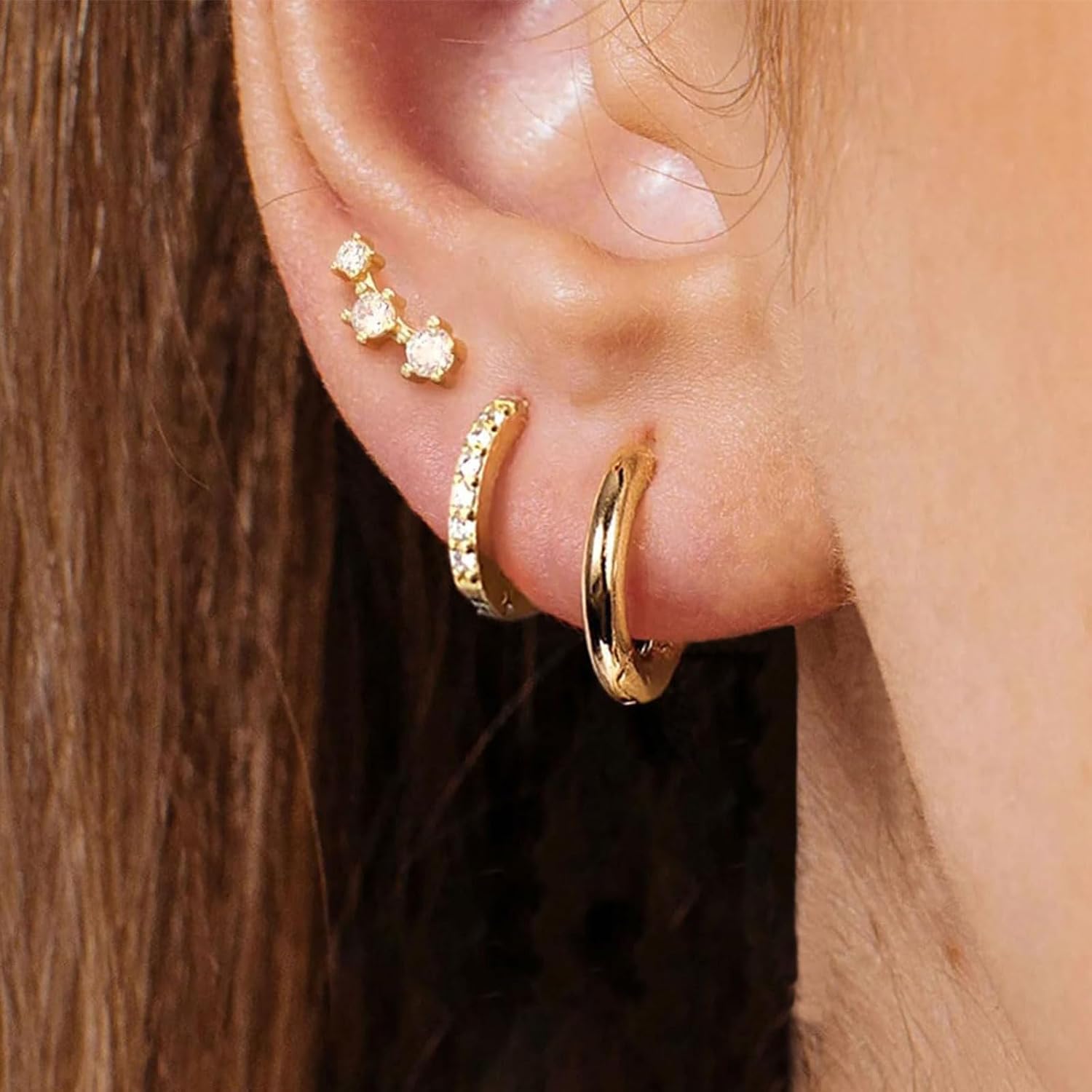 Detalle 2 de YEEZII Stud Earrings 14K Gold Plated