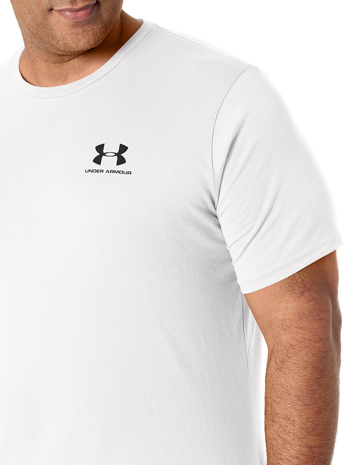 Detalle 1 de Under Armour UA Sportstyle LC SS Camiseta blanca de hombre (mezcla de algodón y poliéster)