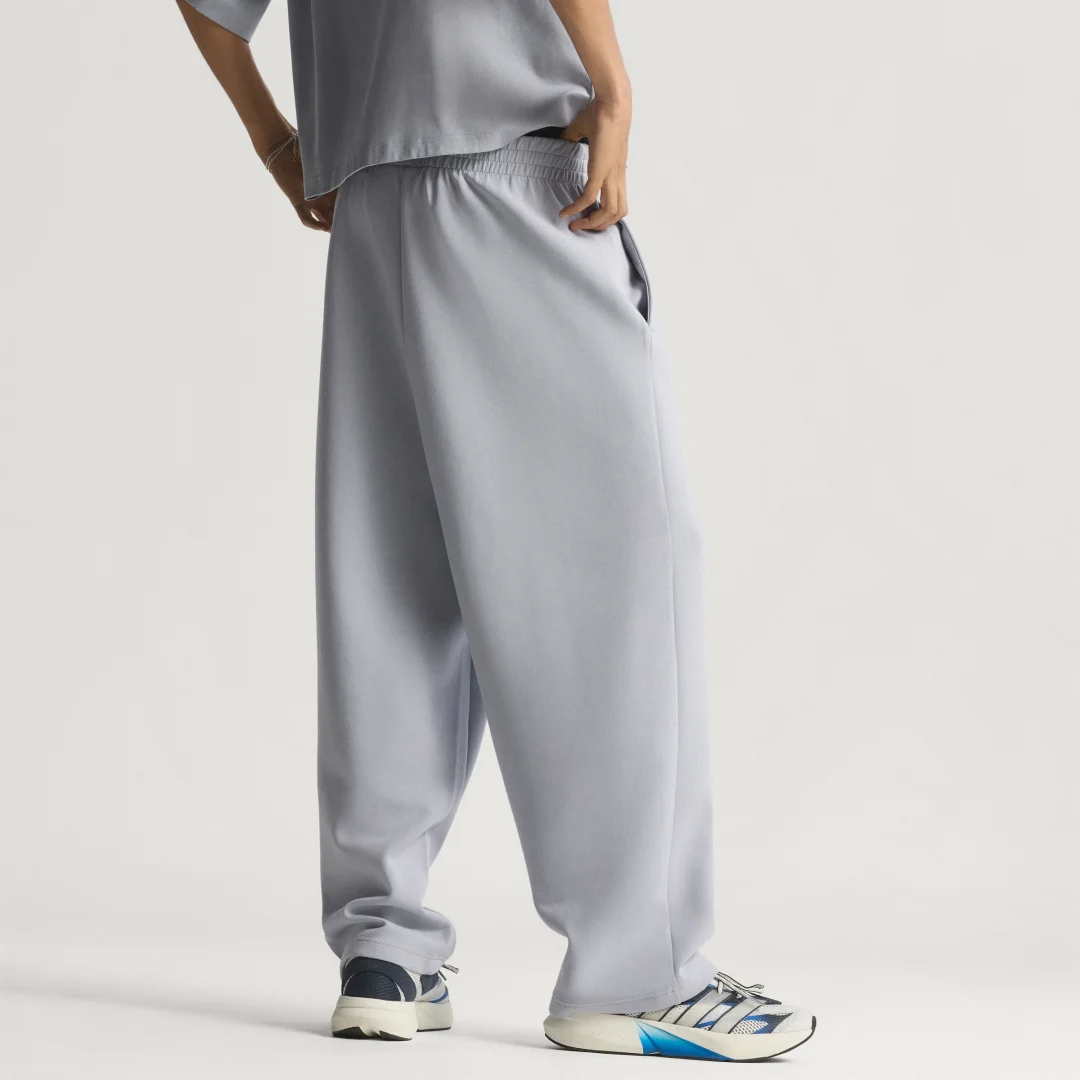 Thumbnail 1 de PANTALÓN RECTO SOFT LUX de Adidas – Gris