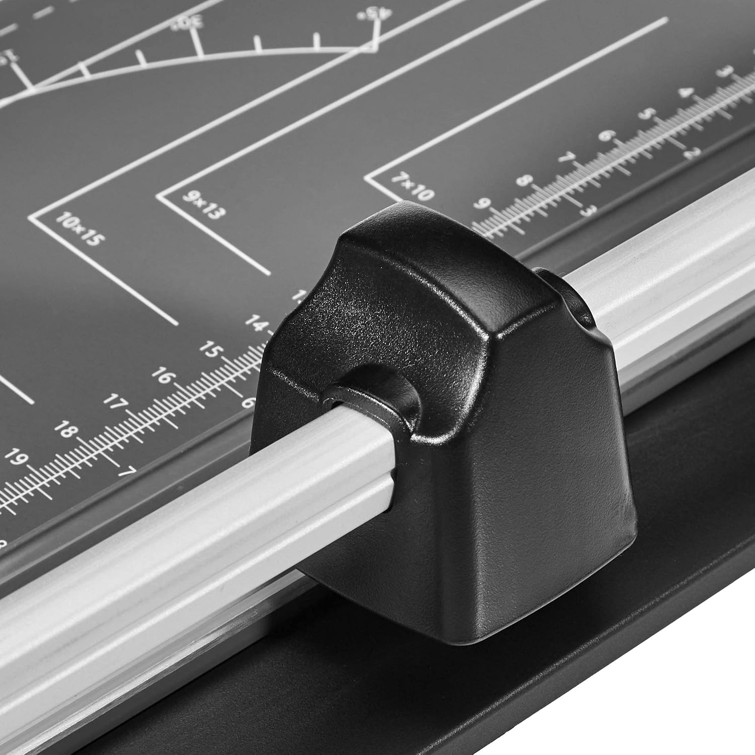 Detalle 2 de Amazon Basics roll cutting machine for paper, A4