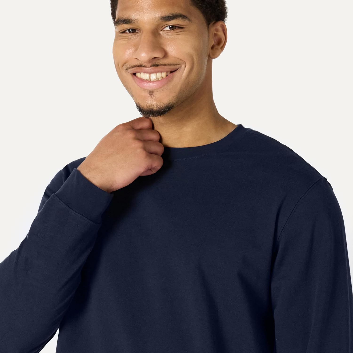 Detalle 2 de Amazon Essentials Men's Relaxed Fit Long Sleeve T-Shirt