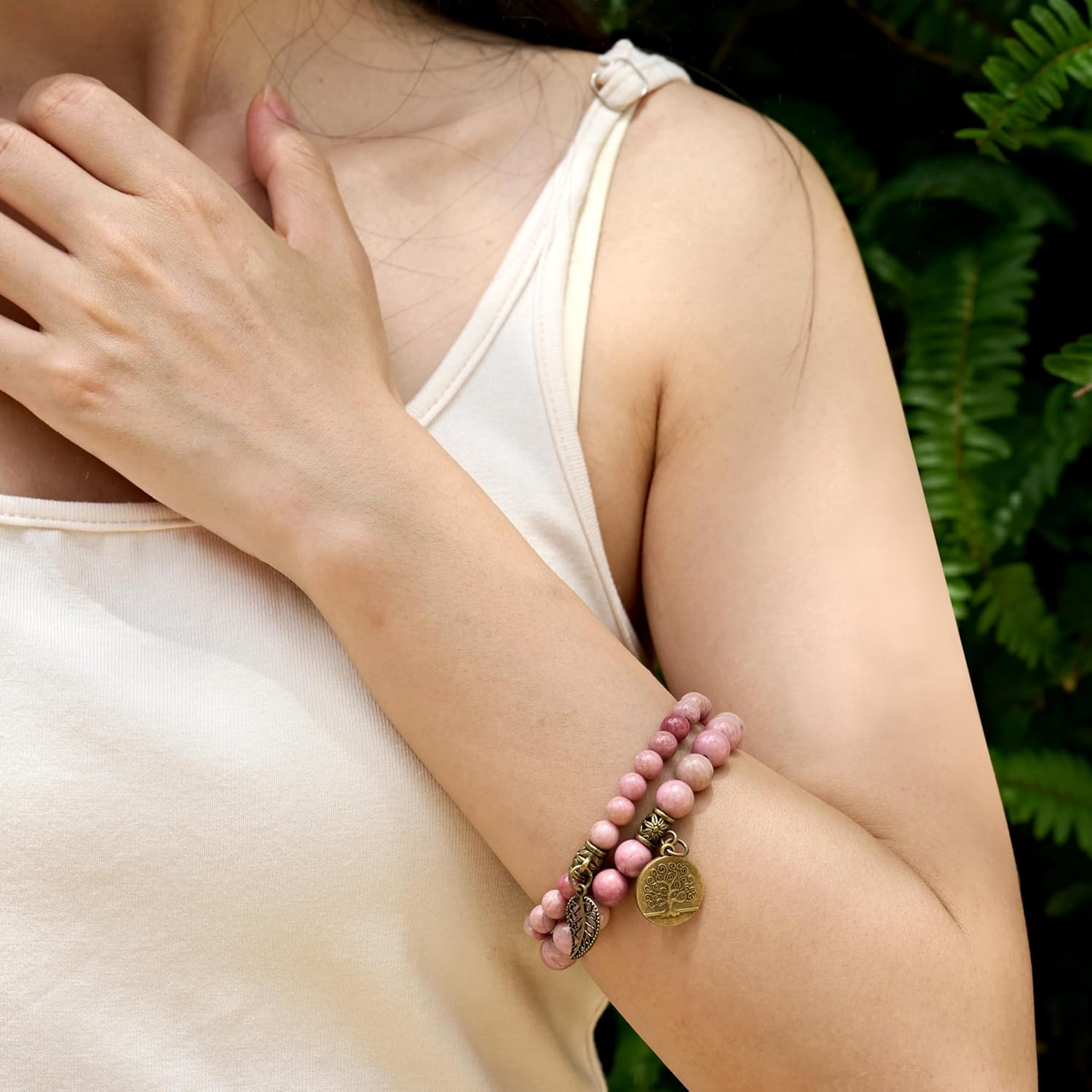 Detalle de Farfume Chakra Bracelets for Women (Crystal & Natural Gemstone) – Double Bracelet Set