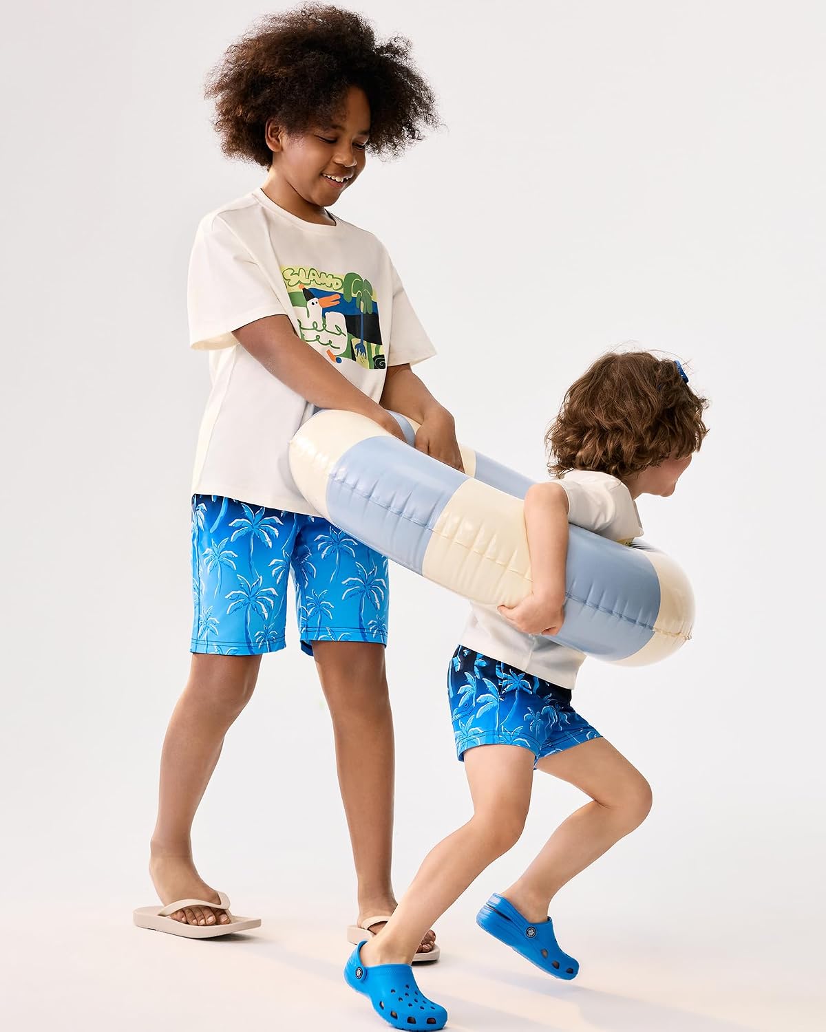 Detalle 2 de maamgic Boys Swim Trunks with Compression Liner: Durable, Quick-Dry Beach Shorts for Active Kids