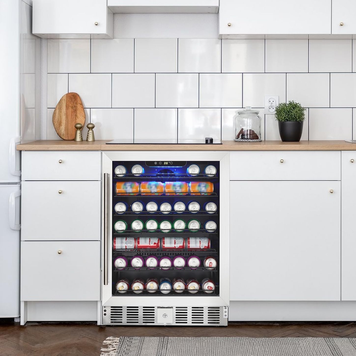 Detalle de MAXSA 24-Inch Beverage Refrigerator, 5.1 Cu. Ft. with Digital Temperature Control