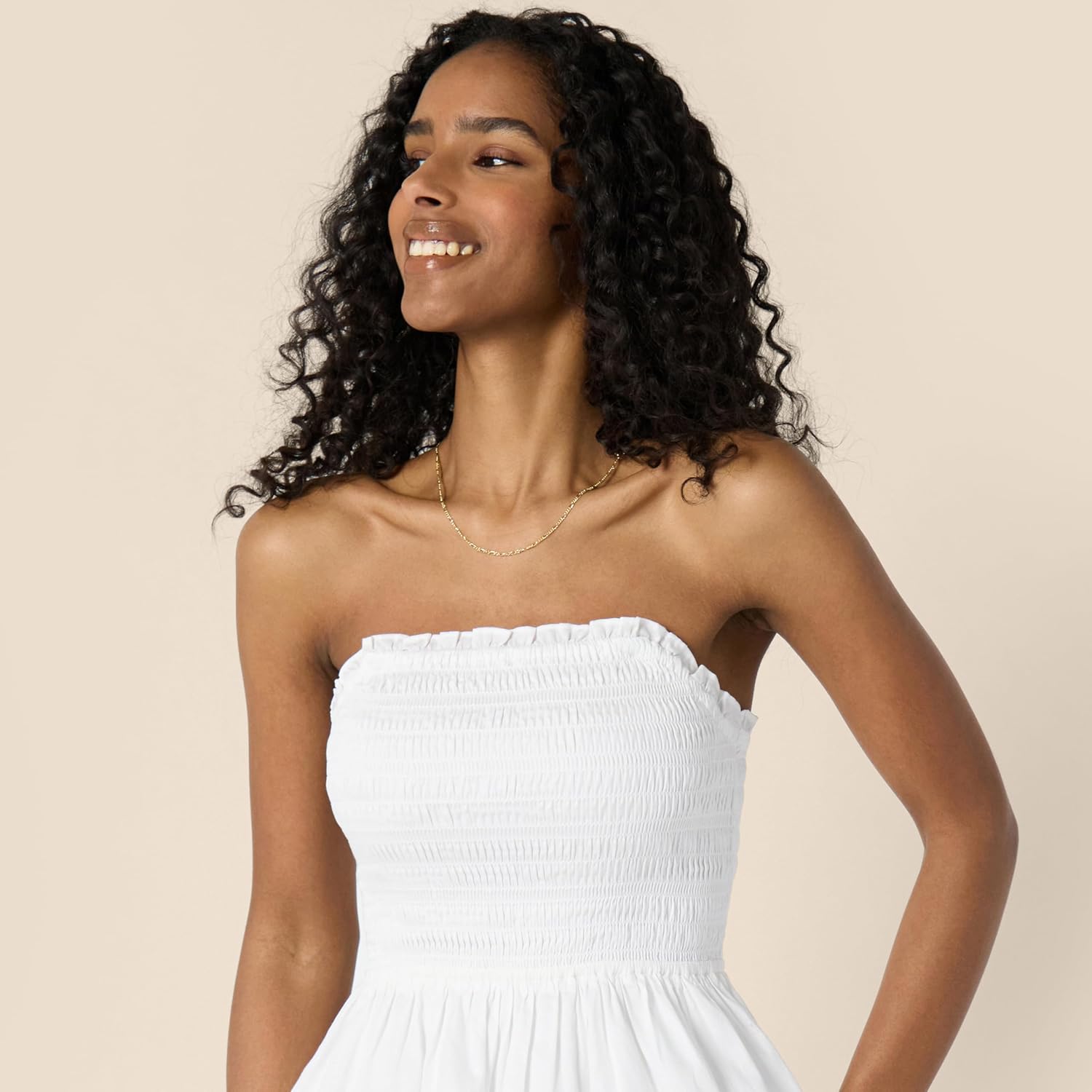 Thumbnail 3 de Amazon Essentials Women’s Regular-Fit Cotton Sateen Smocked Bodice Midi Dress