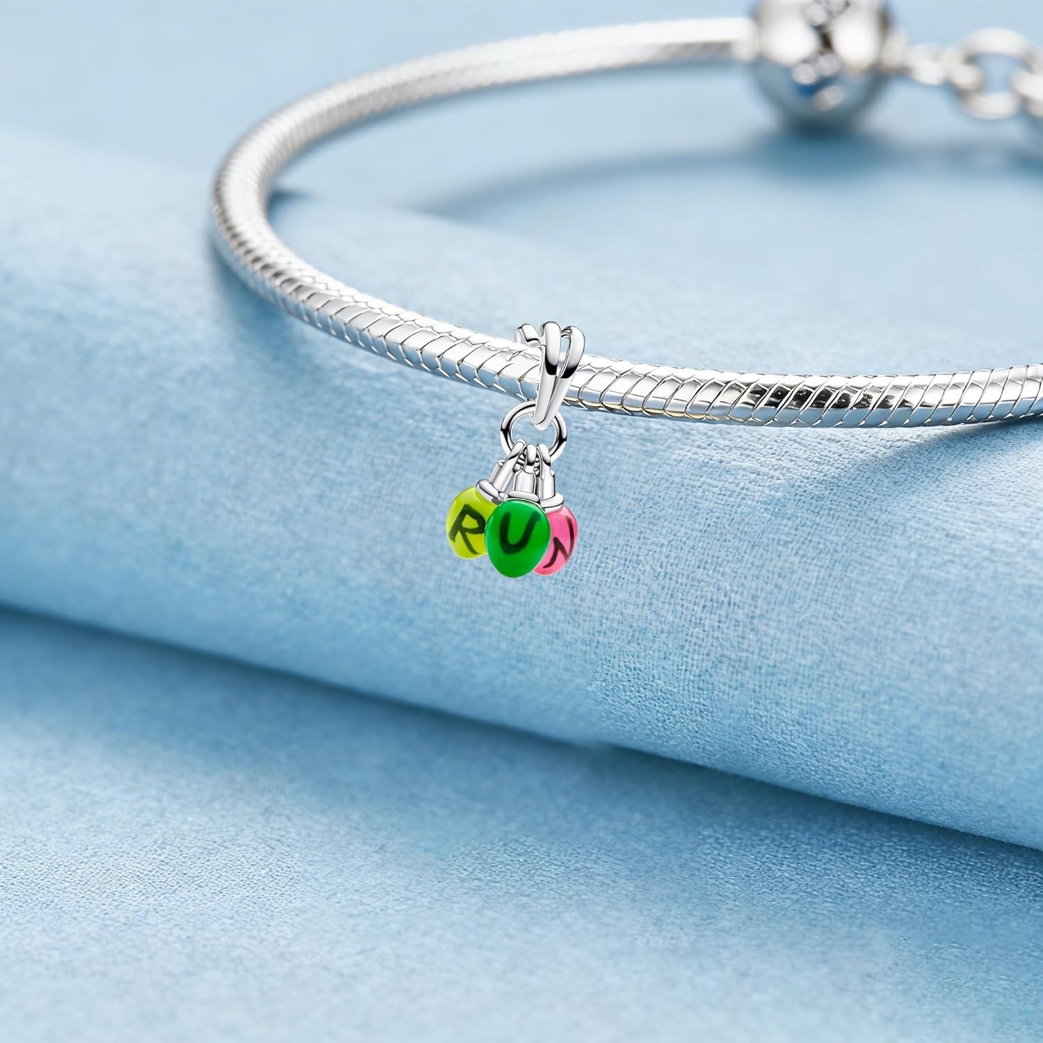 Detalle de PHCLASY Run Charm Abalorios