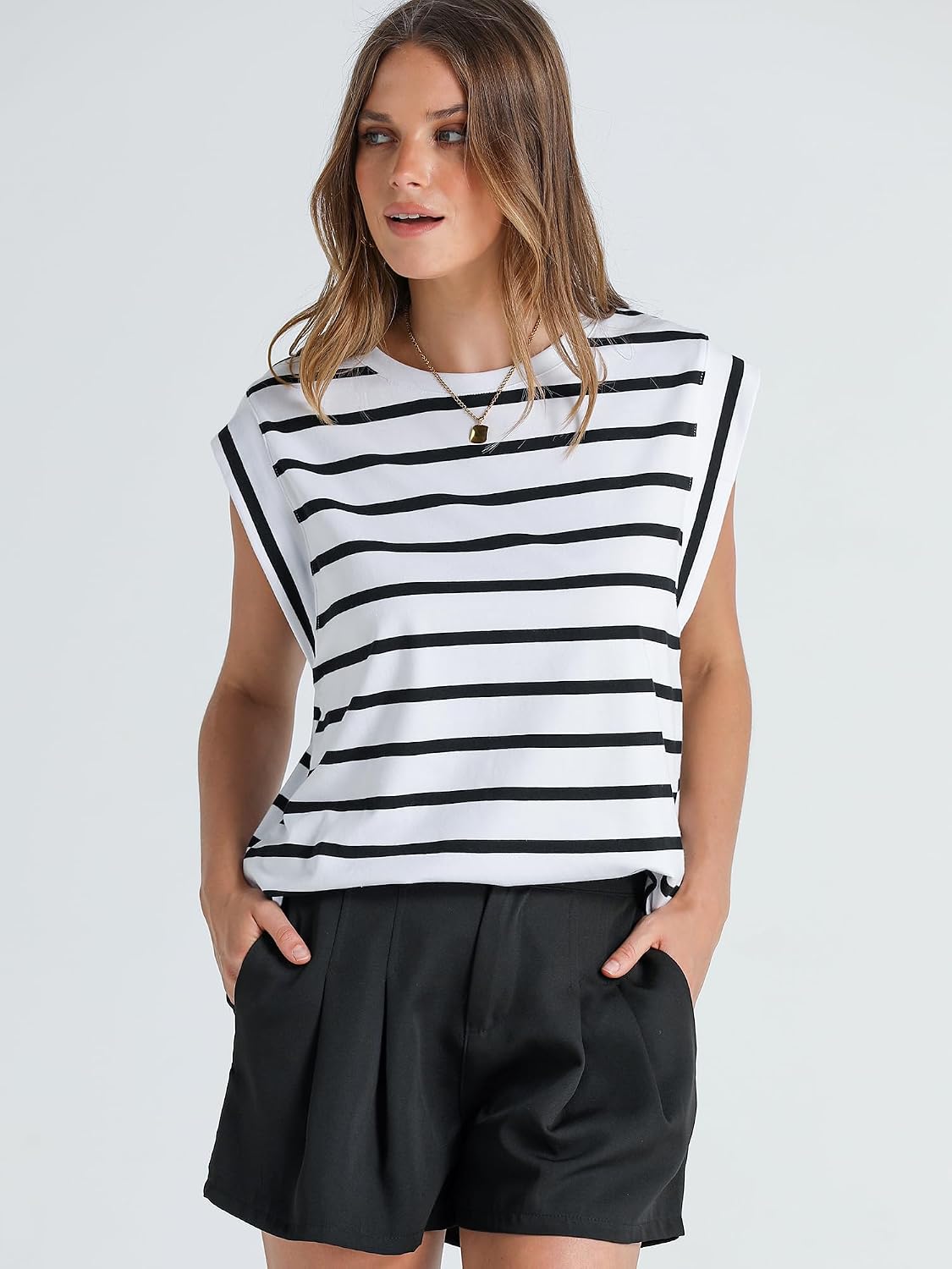 Detalle de WIHOLL Cap Sleeve Tops for Women: Loose-Fit Summer Basic Tee for Casual to Business-Casual