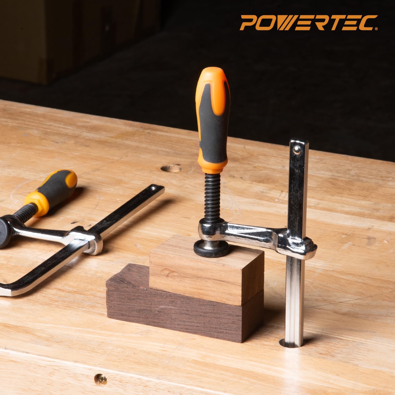Detalle de POWERTEC 71410 – zaciski śrubowe do szyn prowadzących, 2 szt., siła 181 kg