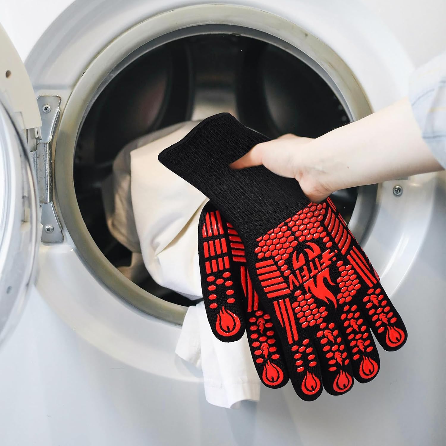 Detalle 2 de FITFIV BBQ Gloves: 1472°F Heat Resistant Oven Mitts with Silicone Grip