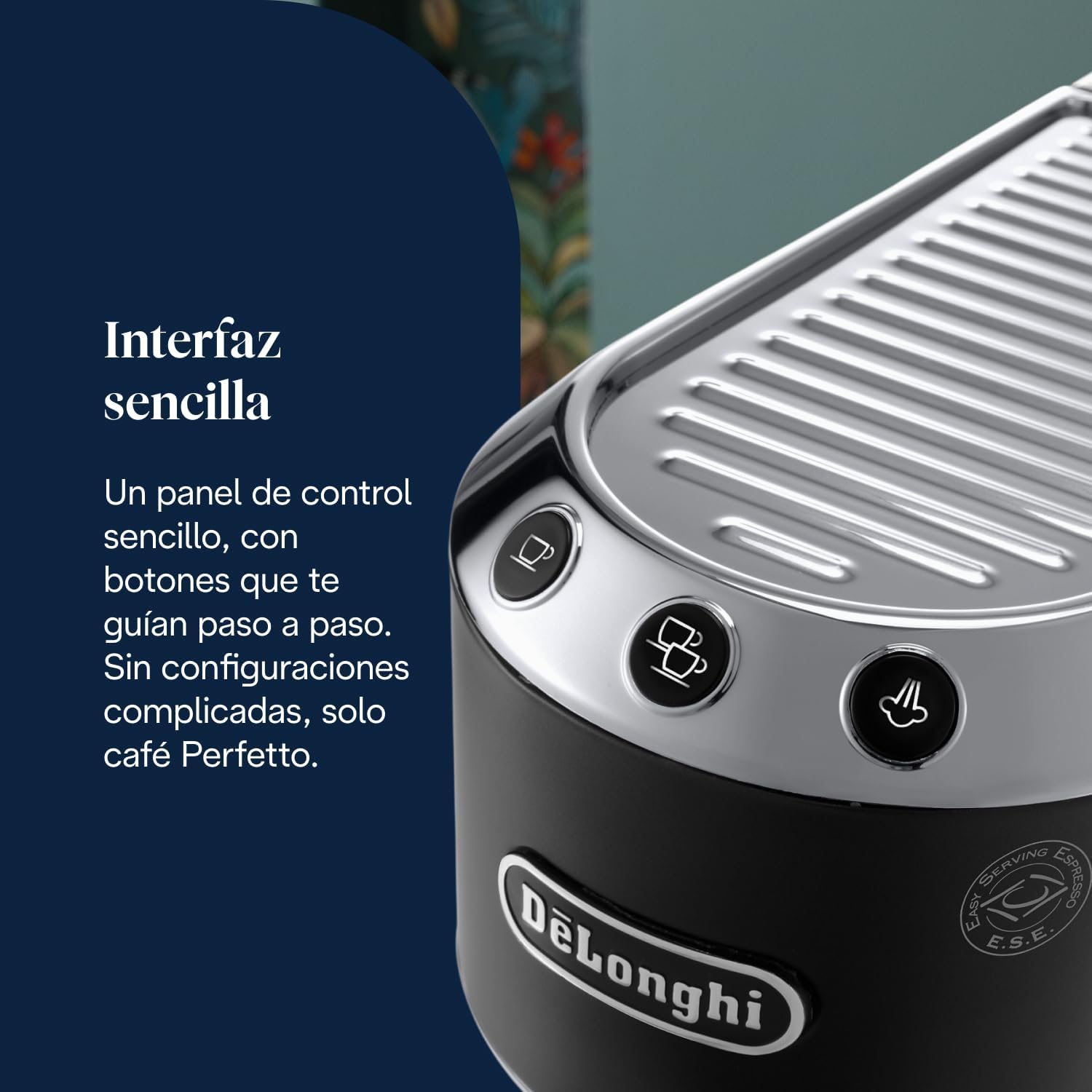 Detalle de De'Longhi Dedica EC685.BK: cafetera de bomba para espresso con espumador 360º y doble uso (café molido o monodosis)
