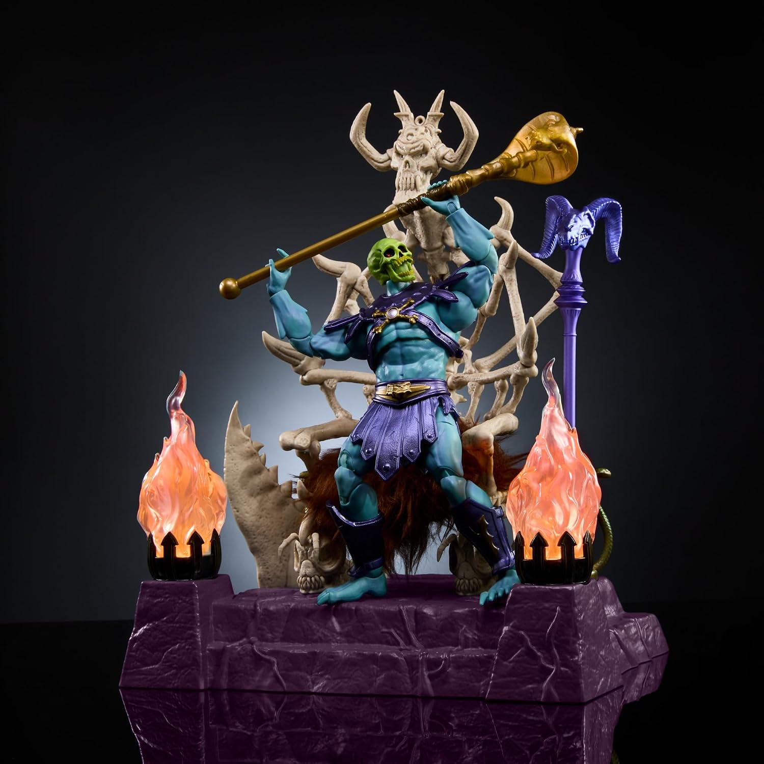 Thumbnail 3 de Masters of the Universe MOTU Masterverse Skeletor 🌌, Figura con trono y báculos