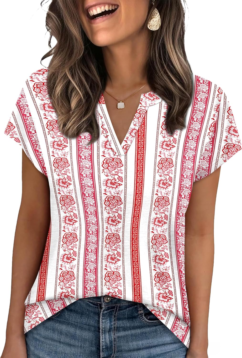 Detalle de WIHOLL Women’s V-Neck Summer Tee: A Versatile Short-Sleeve Top for Everyday Comfort