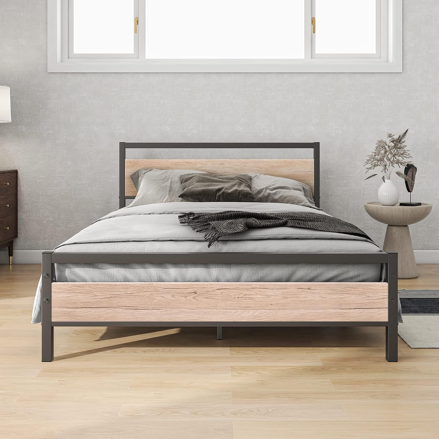 Detalle de BOFENG Full Metal Platform Bed Frame with Oak-Colour MDF Headboard