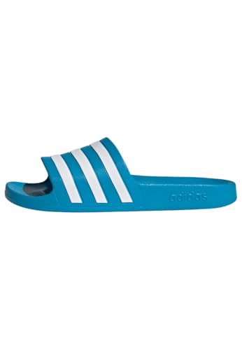 Detalle de Adilette Aqua Slides para adulto de adidas: Solar Blue / Cloud White, talla 42 EU