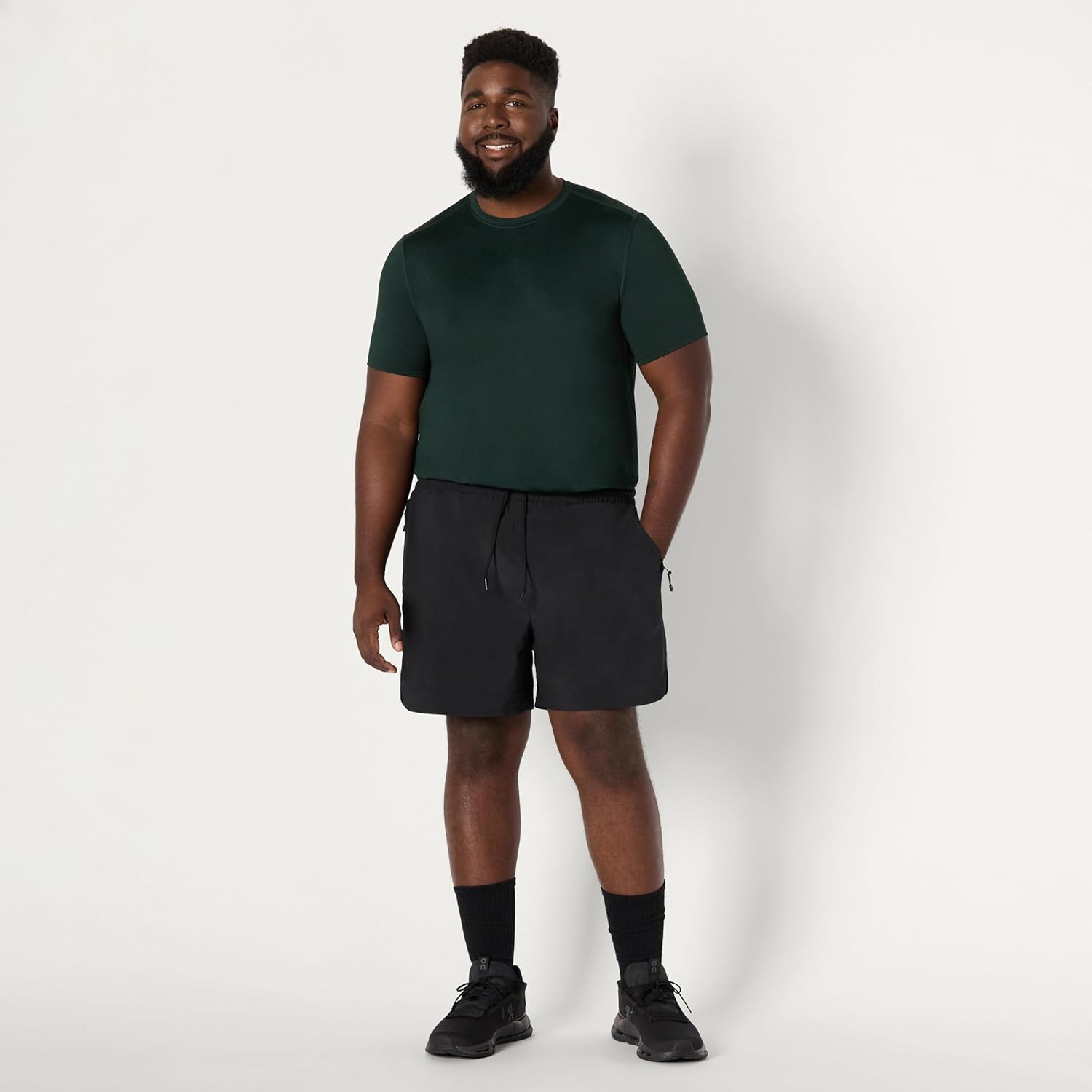 Thumbnail 5 de Amazon Essentials Men's Athletic Performance Stretch Contrast Woven Gym Short, 6" Inseam