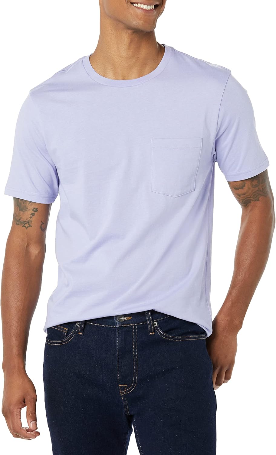 Thumbnail 4 de Amazon Essentials Herren T-Shirt mit kurzen Ärmeln, Rundhalsausschnitt und Brusttasche – 2er-Pack, normaler Schnitt