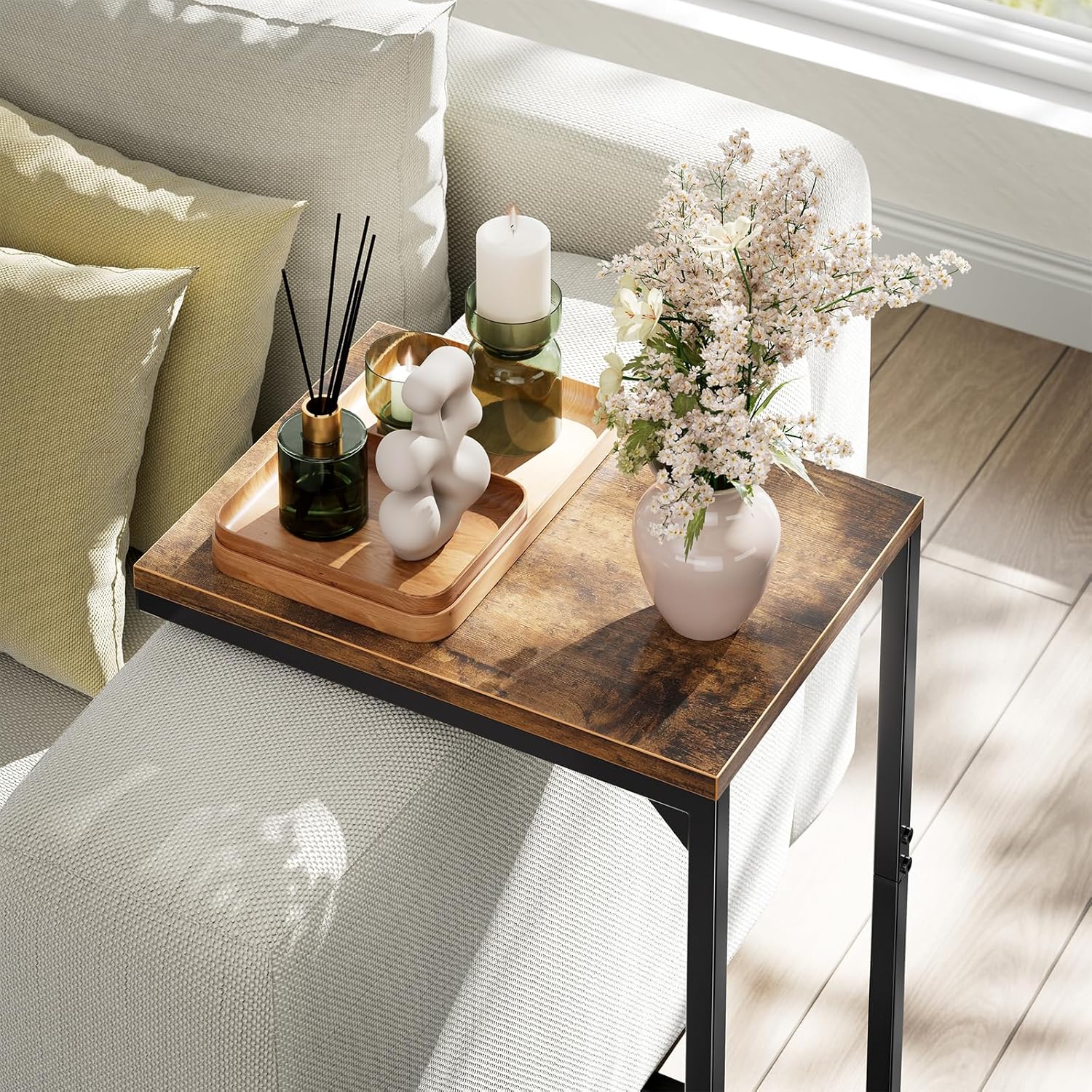 Detalle de Simple Trending C Shaped End Table with Metal Frame
