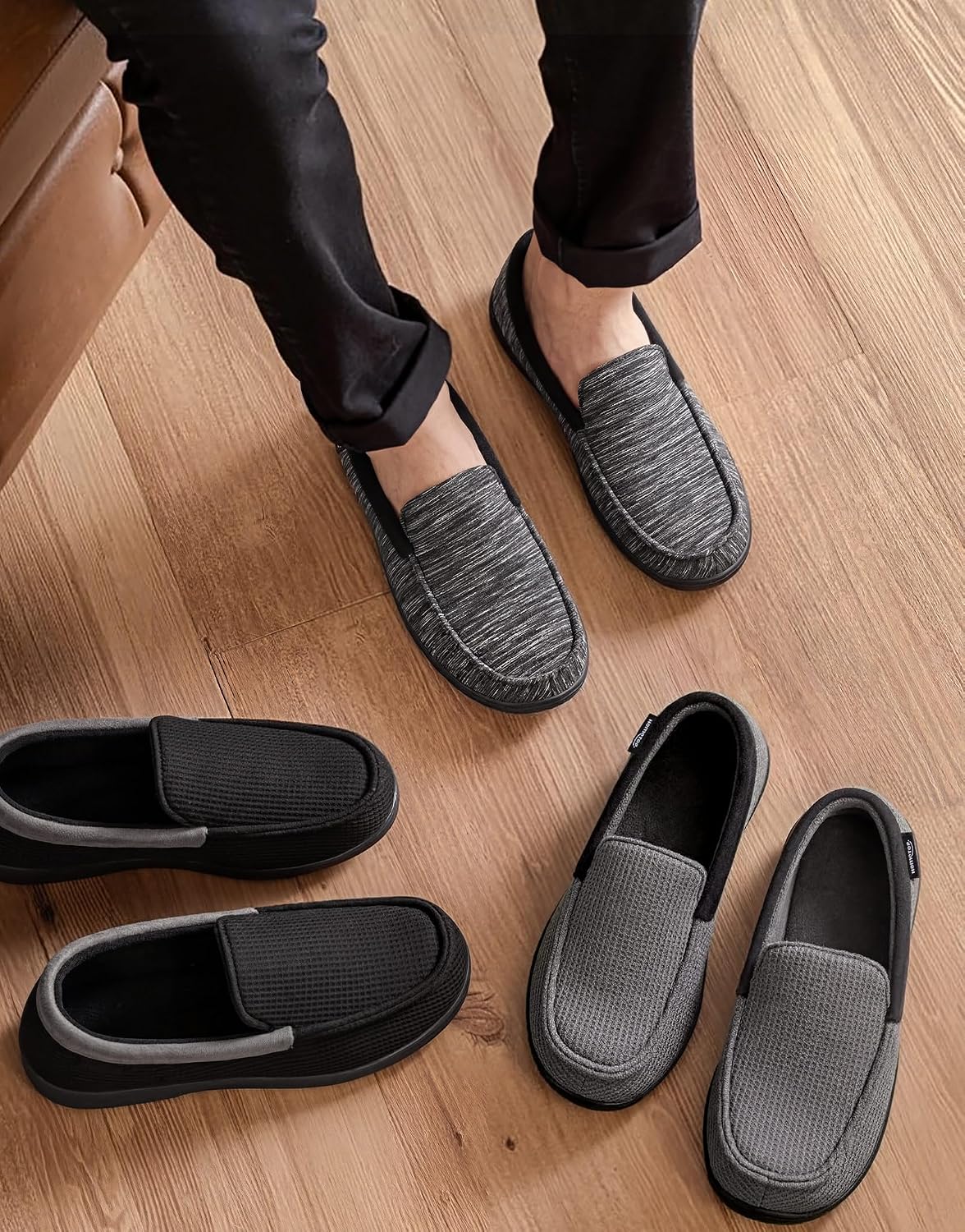 Detalle de HomeTop Men’s Comfort Memory Foam Moccasin Slippers with Breathable Cotton Knit Upper