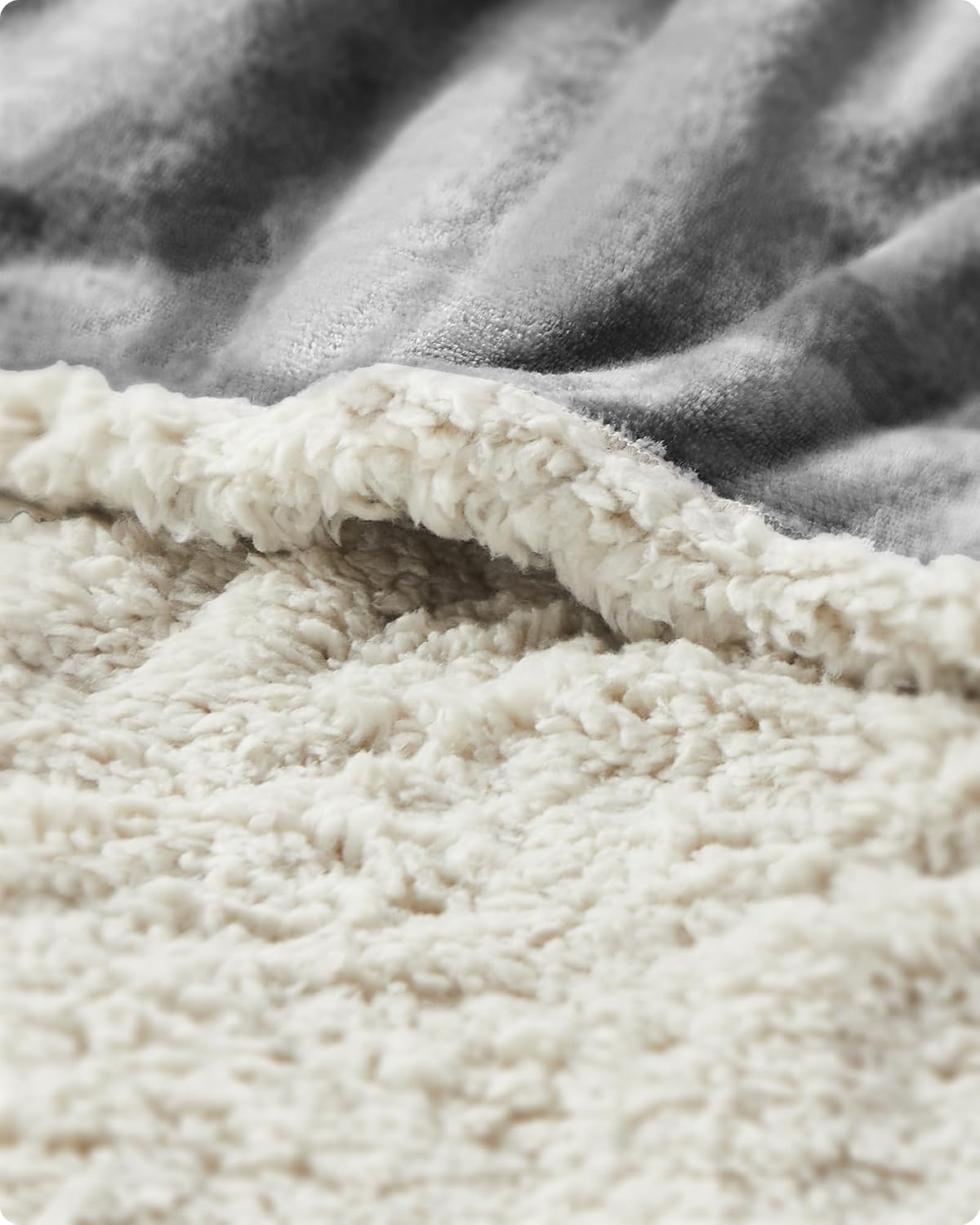 Detalle de FEANDREA Basco Collection PPB080G01 Waterproof Reversible Dog Blanket, 203 x 152 cm