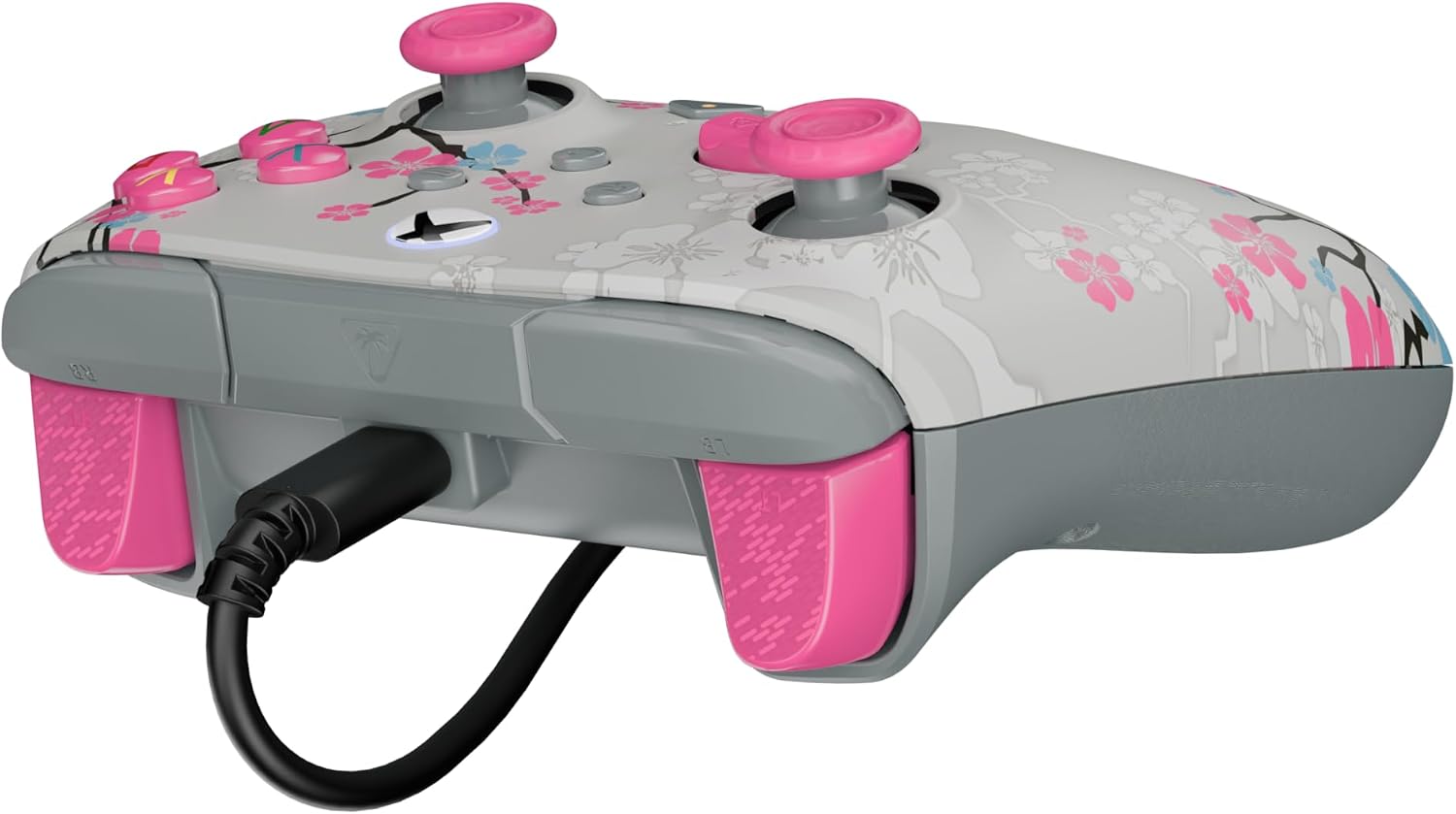 Detalle de Turtle Beach Rematch Advanced Cherry Blossom — Manette filaire sous licence Xbox avec éclairage phosphorescent et contrôle via Control Hub