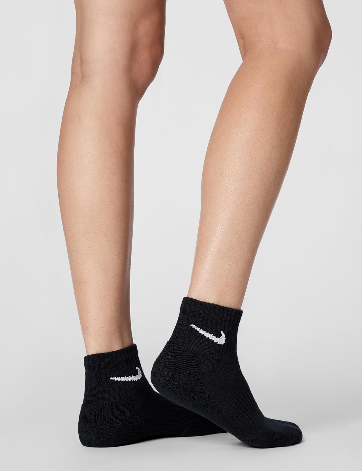 Detalle de Nike Everyday Cushioned Calzini, Nero (Black/White) – Set di 3 paia per Uomo