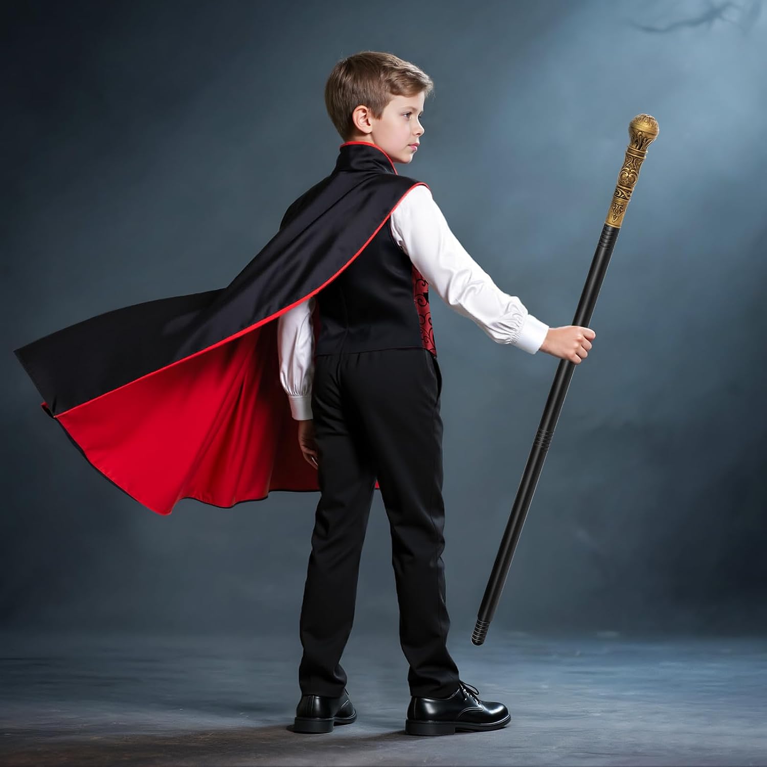 Detalle de KukuFun Vampire Costume Set for Kids with Reversible Cape, Shirt, Pants & Scepter
