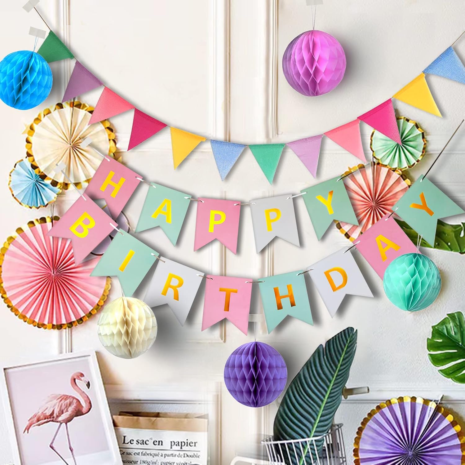 Detalle de Igone Pastel Birthday Party Decorations set: macaron banner, bunting, paper fans, pom poms & honeycomb balls