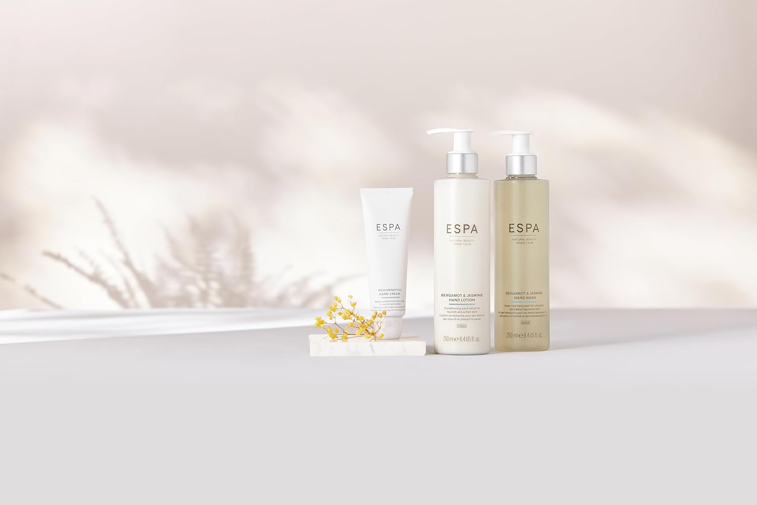 Detalle de ESPA Bergamot and Jasmine Hand Wash 250ml – detergente delicato con oli essenziali per mani sensibili