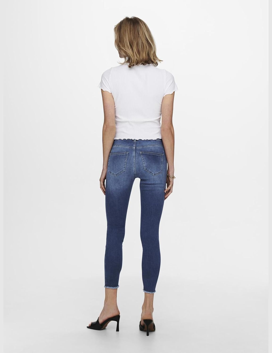 Thumbnail 4 de ONLY Female Top ONLEMMA Top – Slim-Fit Cropped-Shirt mit Rundhalsausschnitt