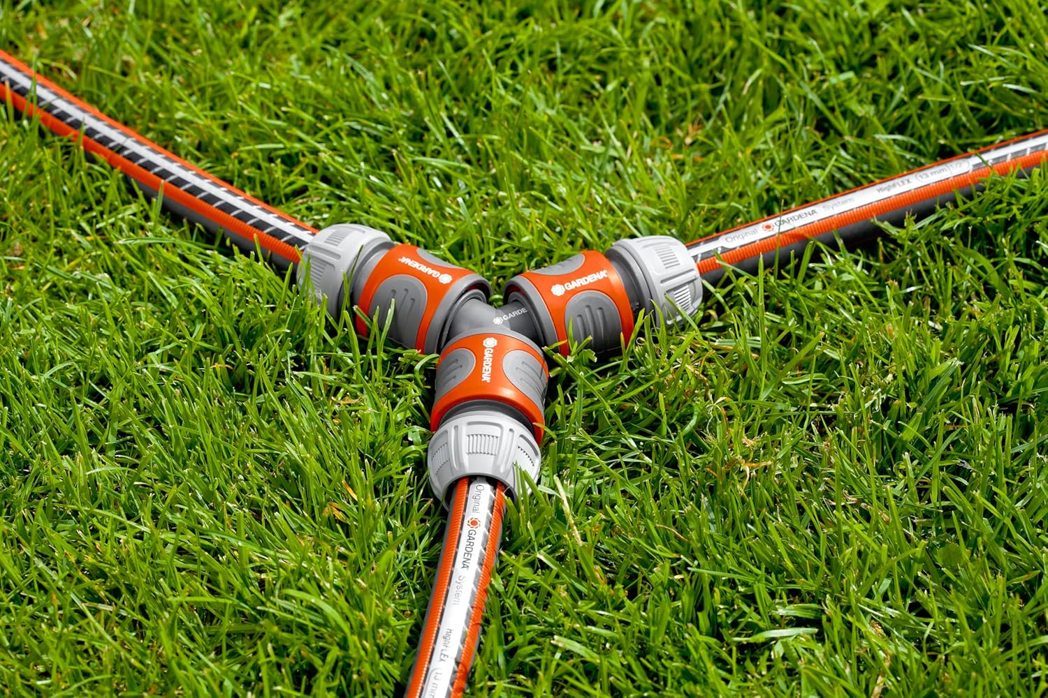 Thumbnail 1 de Gardena Abzweig-Satz für 13 mm (1/2 Zoll) & 15 mm (5/8 Zoll) Wasserschläuche – wasserdichter Y-Abzweig-Verteiler (18287-20)