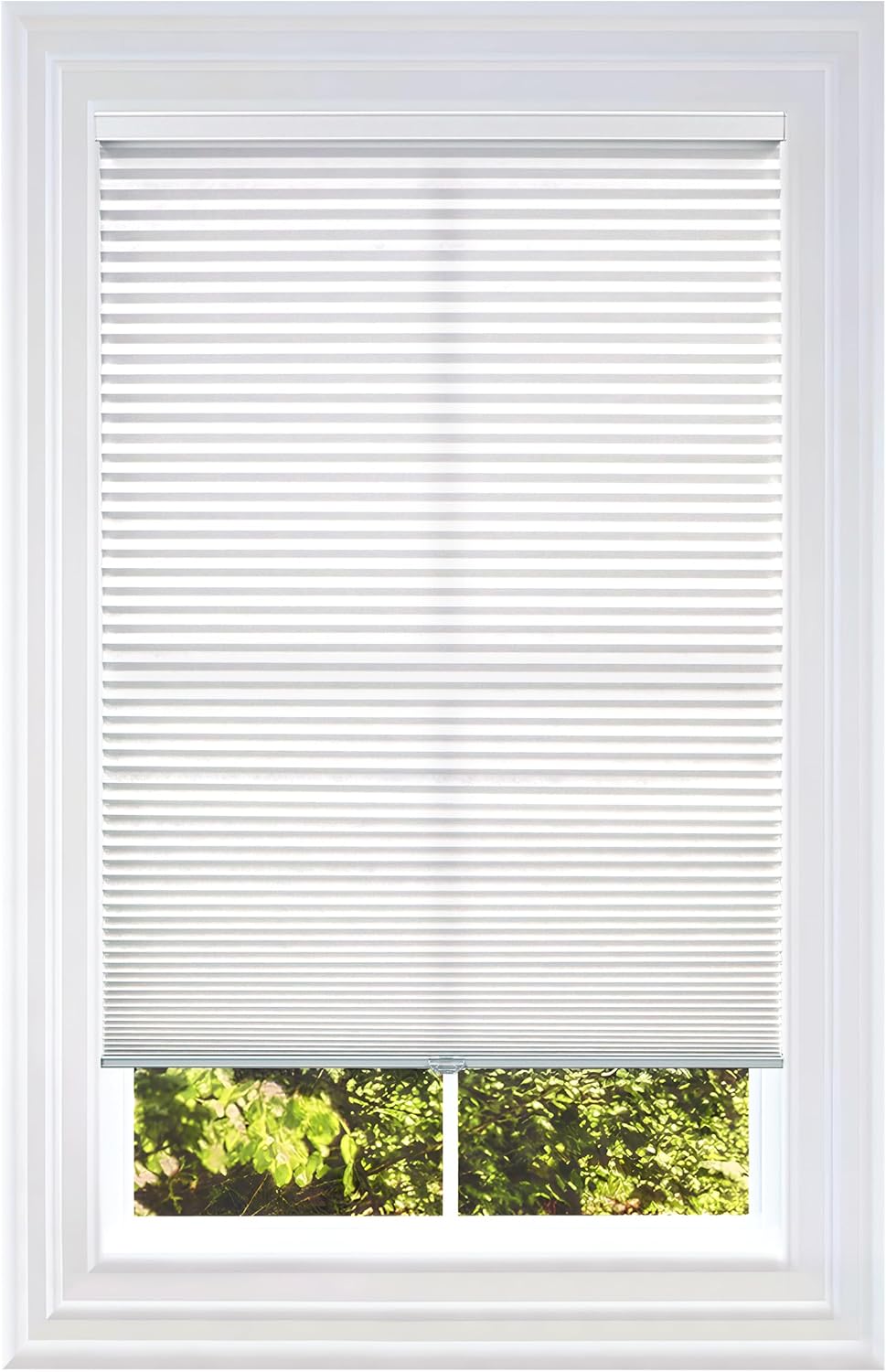 Detalle de BlindsAvenue Cordless Cellular Honeycomb Shade, White — 24" W x 48" H