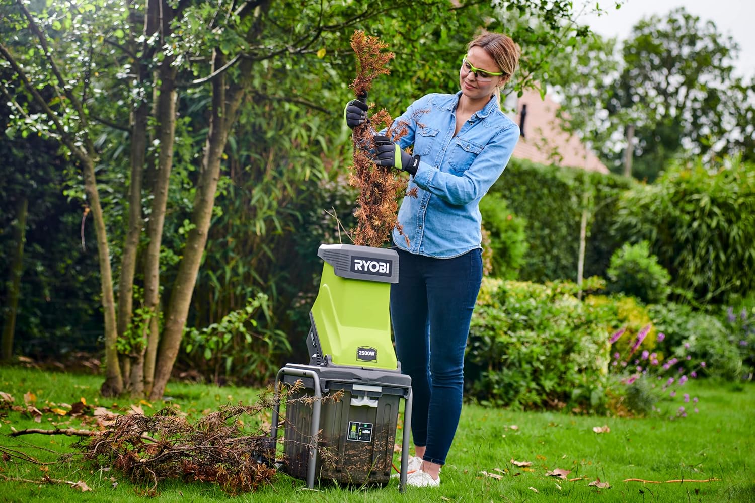 Detalle de Ryobi RSH2545B Biotrituratore 2500W