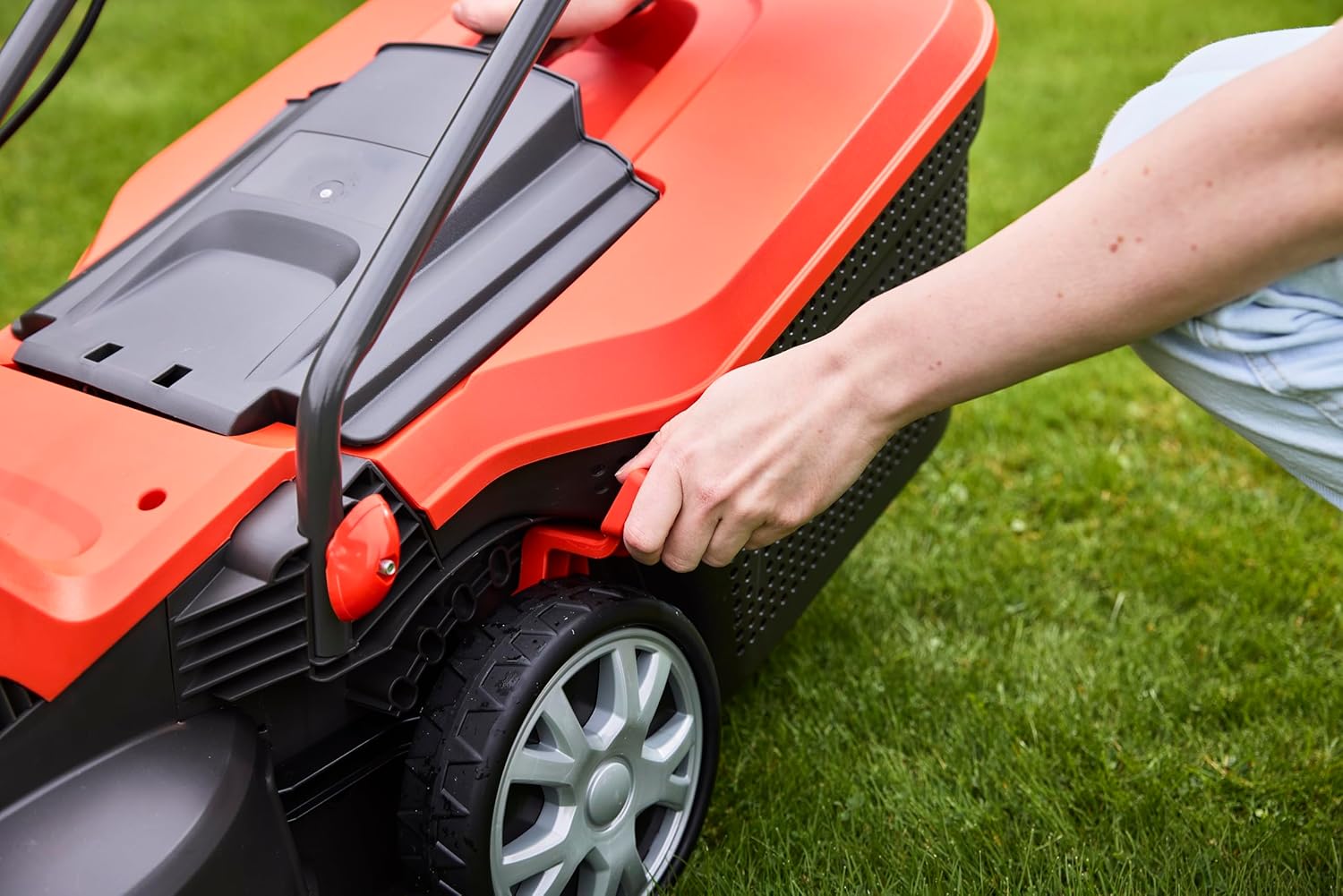 Thumbnail 5 de Flymo Speedi-Mo 360C Electric Wheeled Lawn Mower: A practical choice for first-time buyers