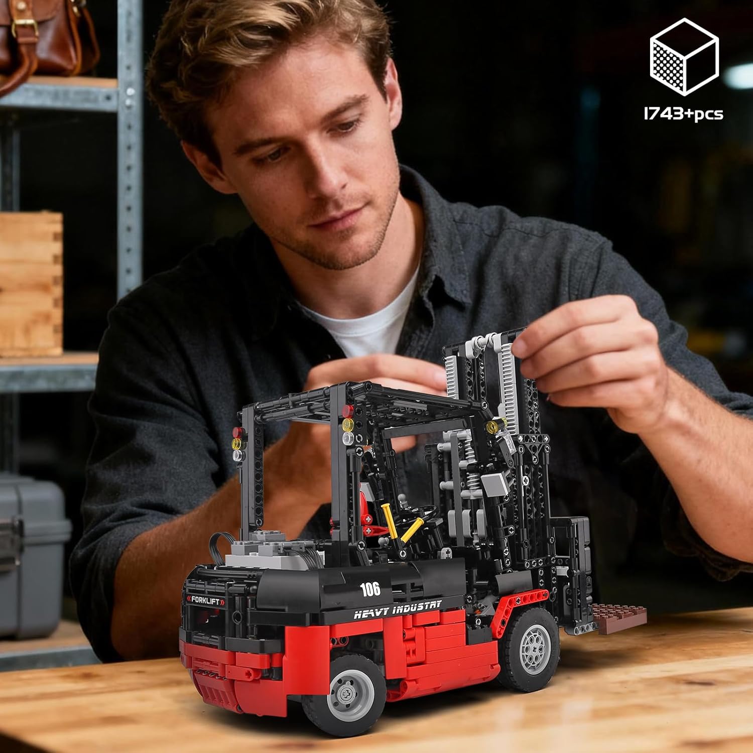 Thumbnail 4 de Mould King 13106 Technik Chariot élévateur télécommandé – 1 743 pièces, moteur 2,4 GHz, kit Technic (RC) pour adultes