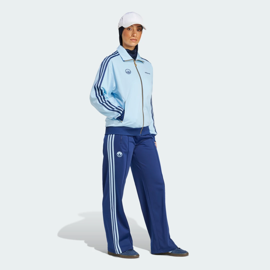 Thumbnail 2 de adidas Firebird Badge: chaqueta azul para un estilo casual con aire deportivo