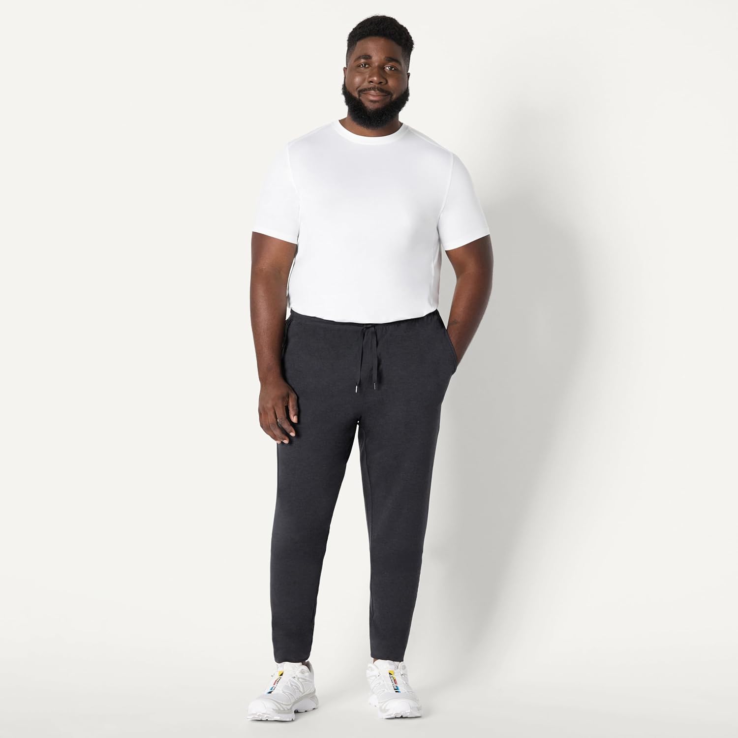 Thumbnail 5 de Amazon Essentials Herren Funktions-Jogginghose schmal zulaufend (Relaxed Fit) mit Performance-Stretch