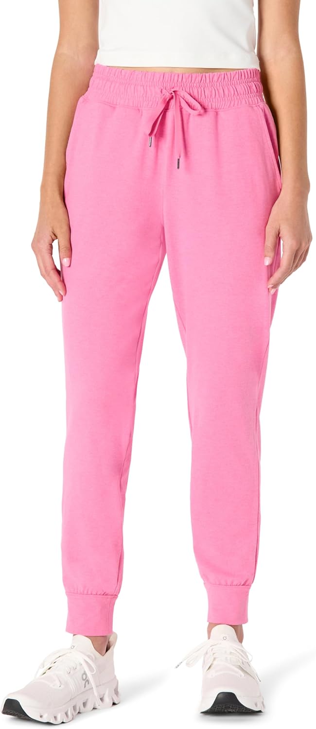Detalle de Amazon Essentials Women's Athletic Soft Performance Cropped Capri Joggers