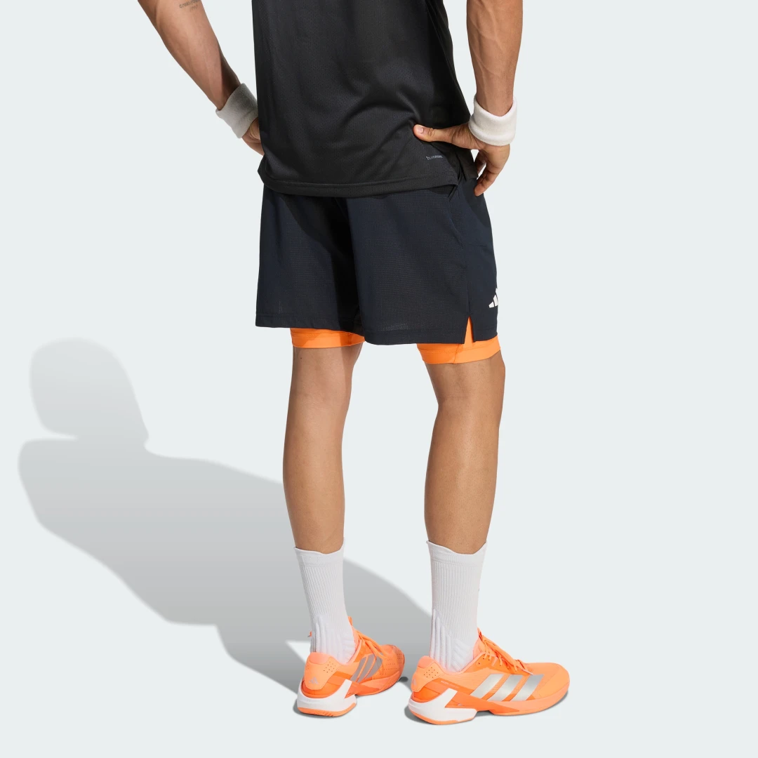 Detalle 2 de Conjunto de pantalón corto de tenis con interior Climacool de Adidas – Negro