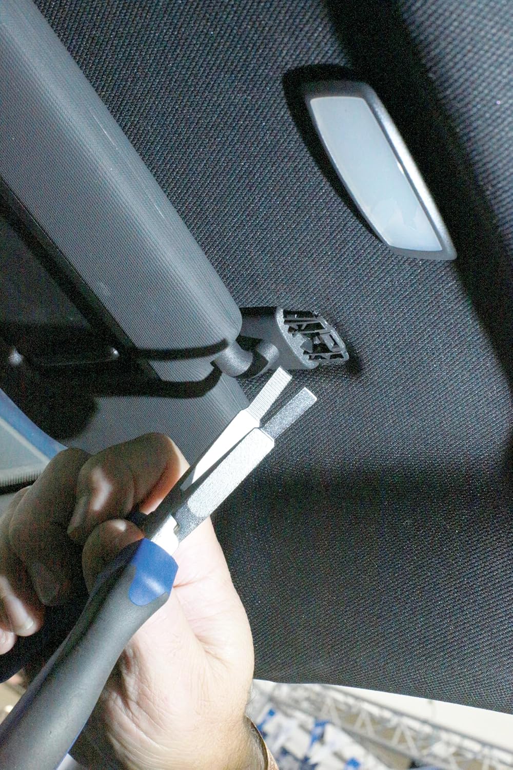 Detalle de Laser 9083 Sun Visor Unlock Pliers - VW Group: pinza per clip visori VW