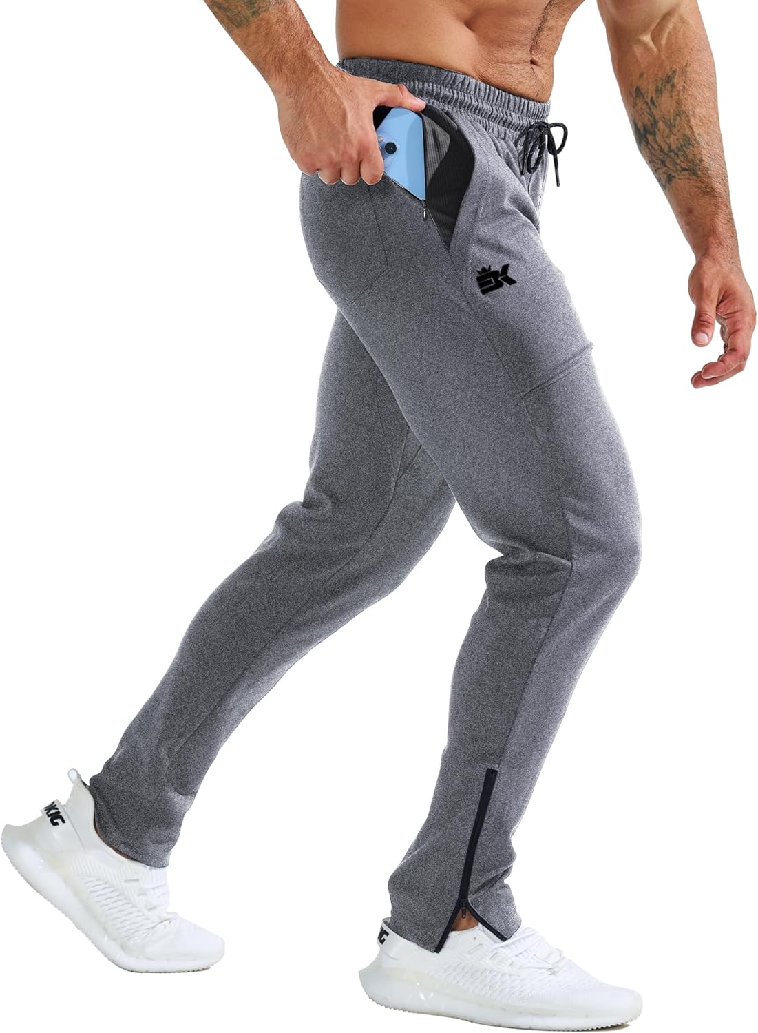 Detalle de BROKIG Mens Zero Armor Gym Jogger Bottoms with ankle zippers and zipped pockets