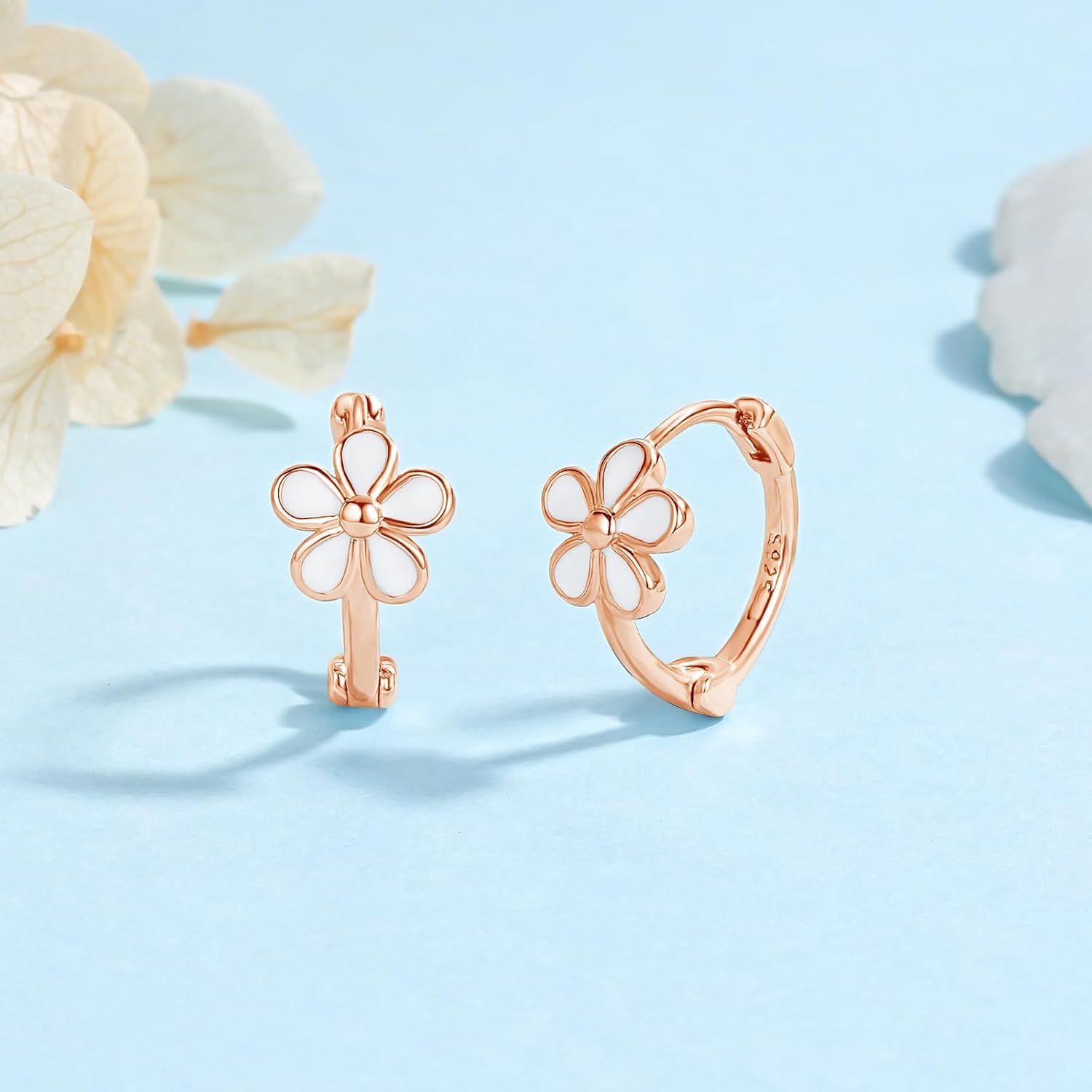 Detalle de Loutade Creolen Silber 925 Klein – Blumenmotiv 13 mm mit Cubic Zirkonia (Hypoallergen)