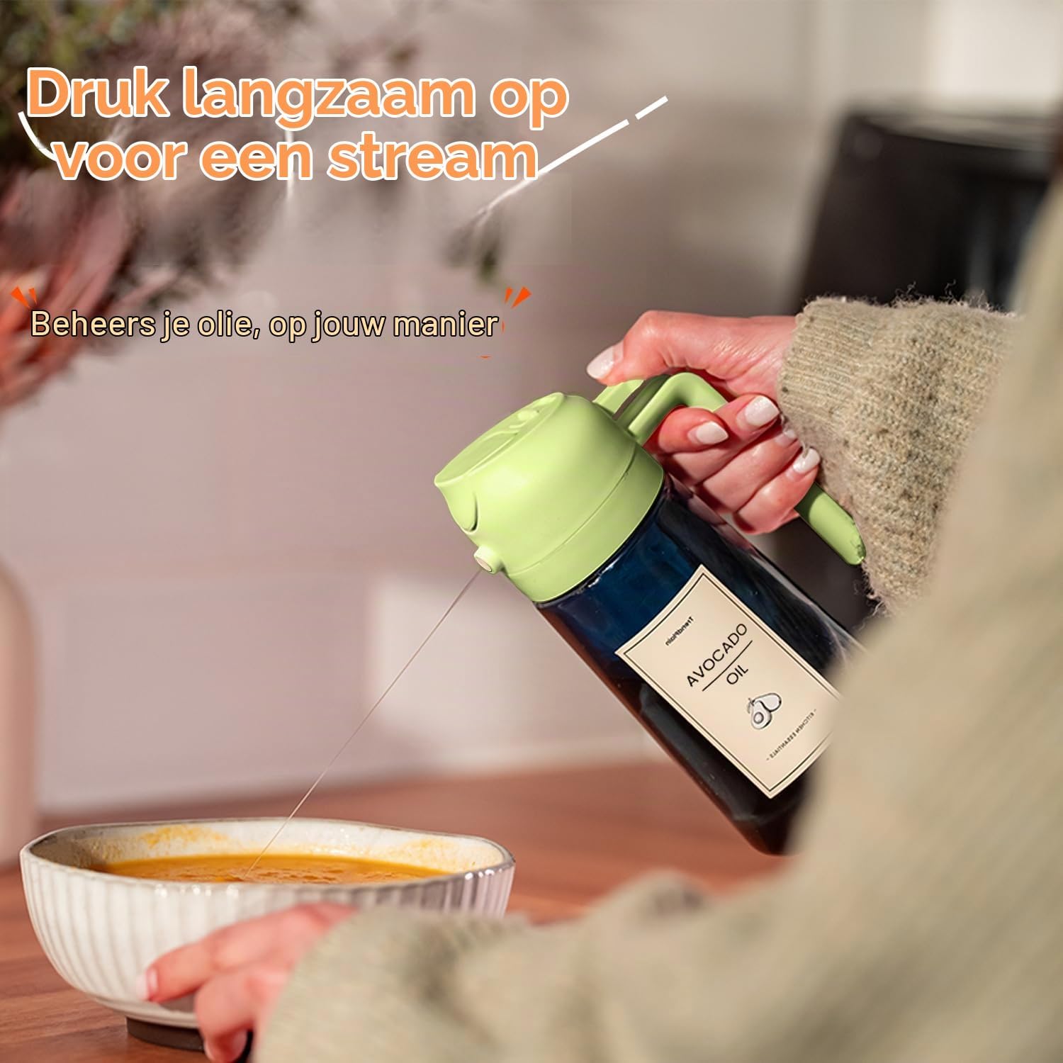 Detalle 2 de TrendPlain Ver001 2-in-1 oliedispenser van glas, 470 ml, wit en groen