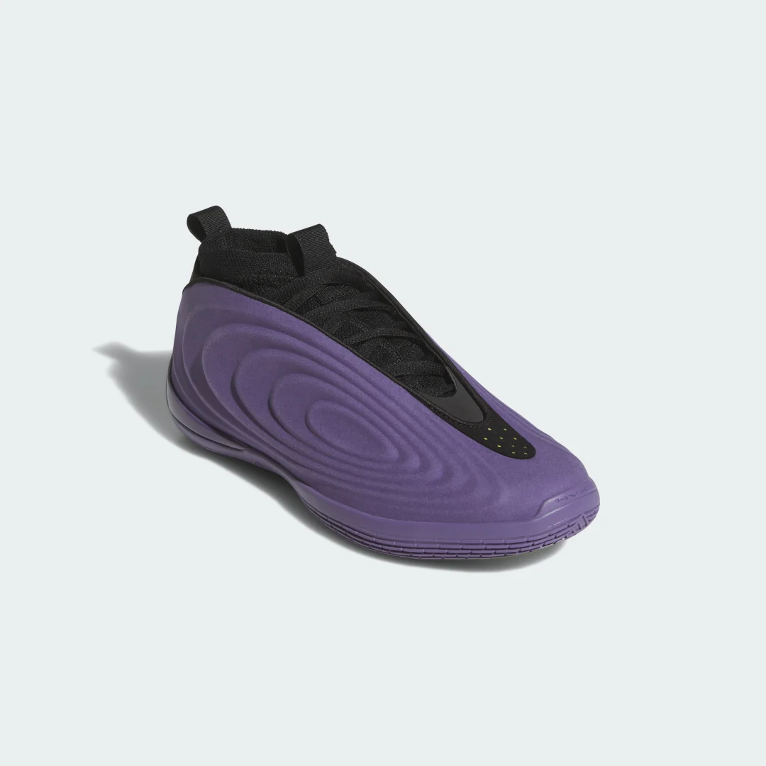 Detalle de Adidas Harden Volume 10: zapatilla violeta para jugadores que priorizan agilidad