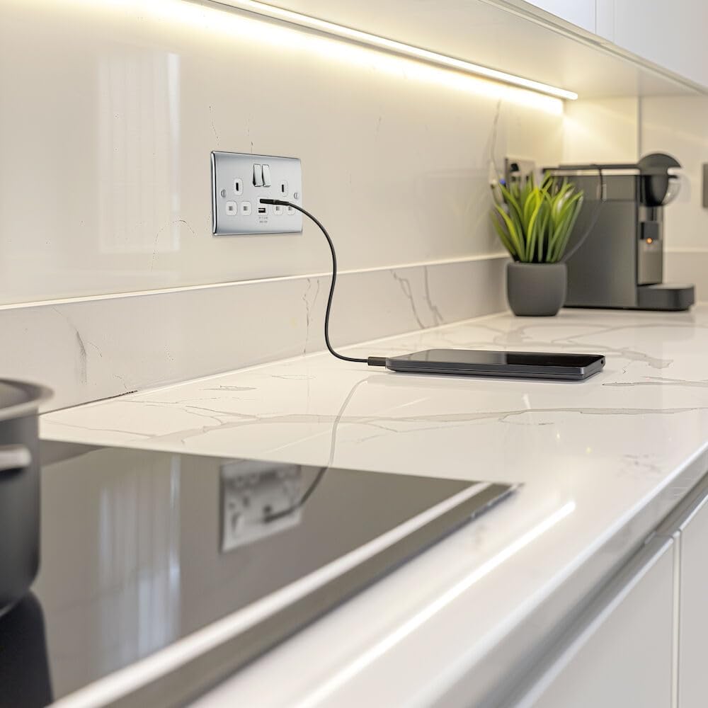 Thumbnail 6 de BG Electrical 12W Nexus metal double switched wall socket with Type A & C USB (13A) – polished chrome NPC22UAC12W