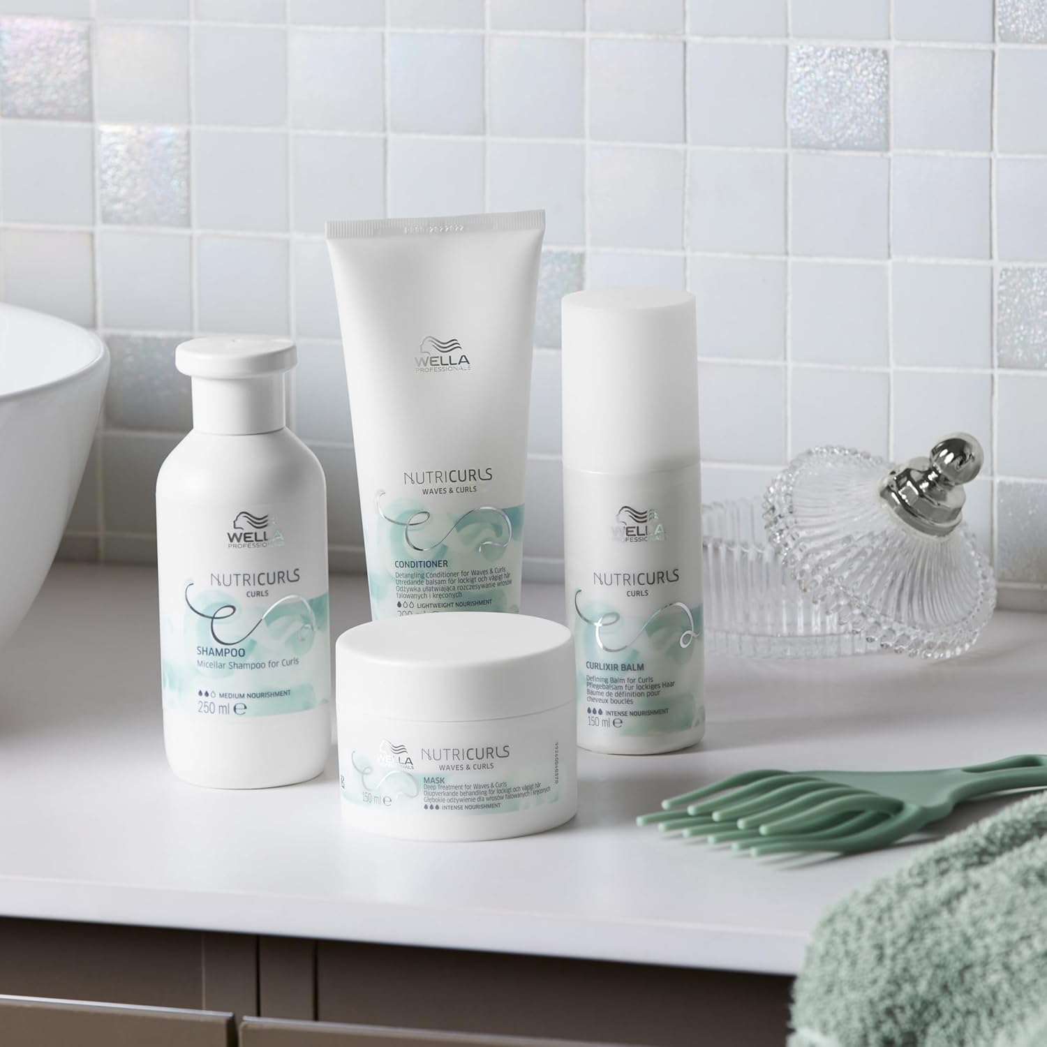 Thumbnail 3 de Wella Professionals Nutricurls Cleansing Conditioner for Waves with Jojoba Oil & Panthenol (250ml)