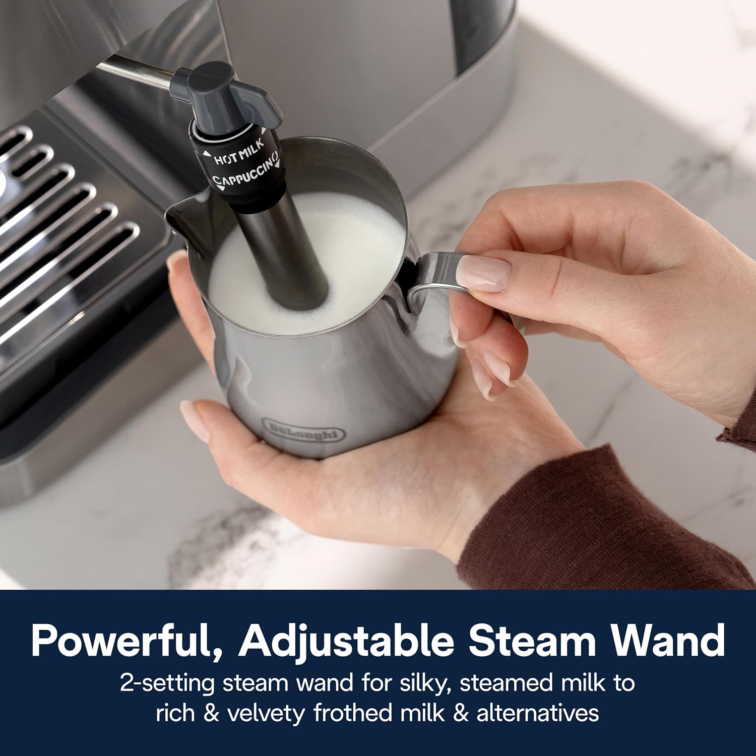 Detalle de De’Longhi Classic Espresso Machine with Milk Frother: Consistent Thoroughness in a Compact Stainless Steel Kit